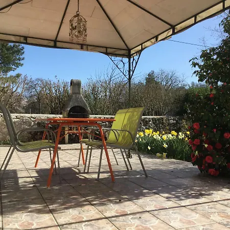 Le De La Cure Apartment